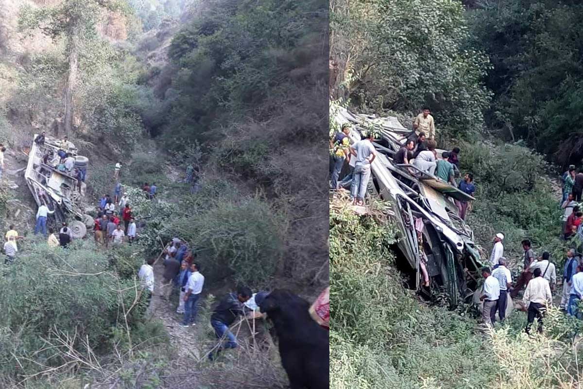 HRTC-bus-accident-on-Theog-Chhaila-Road