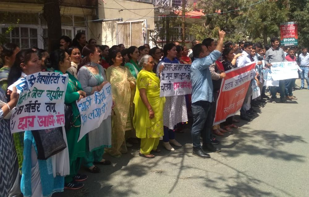 Parents protest in Shimla against private schools