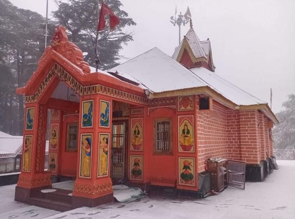 jakhu temple in snow